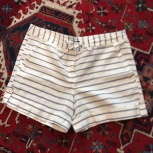 Darjoni Linen Shorts